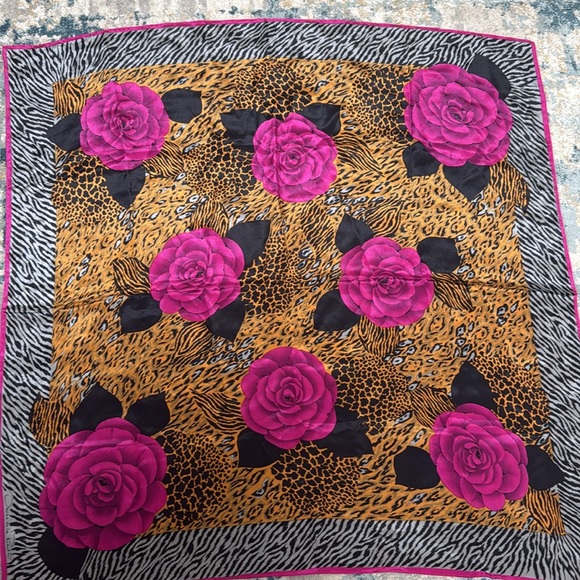 Oscar de la Renta 100% Leopard and Rose Print Silk Scarf - Picture 6 of 6